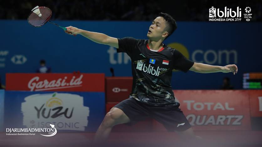 Anthony Sinisuka Ginting (Indonesia) mengembalikan shuttlecock. Anthony Sinisuka Ginting (Indonesia) mengembalikan shuttlecock.