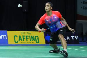 Jonatan Christie bersiap menghadang pengembalian.