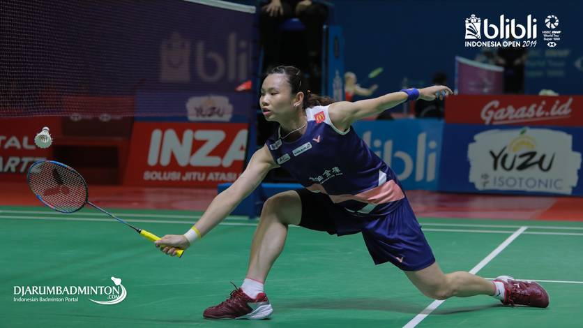 Tai Tzu Ying (Taiwan) mengembalikan shuttlecock. Tai Tzu Ying (Taiwan) mengembalikan shuttlecock.