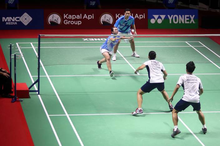 Laga semifinal ganda campuran Indonesia International Series 2022 antara Moh. Reza Pahlevi Isfahani/Melati Daeva Oktavianti dan Akbar Bintang Cahyono/Marsheilla Gischa Islami (Djarum Badminton) Laga semifinal ganda campuran Indonesia International Series 2022 antara Moh. Reza Pahlevi Isfahani/Melati Daeva Oktavianti dan Akbar Bintang Cahyono/Marsheilla Gischa Islami (Djarum Badminton)