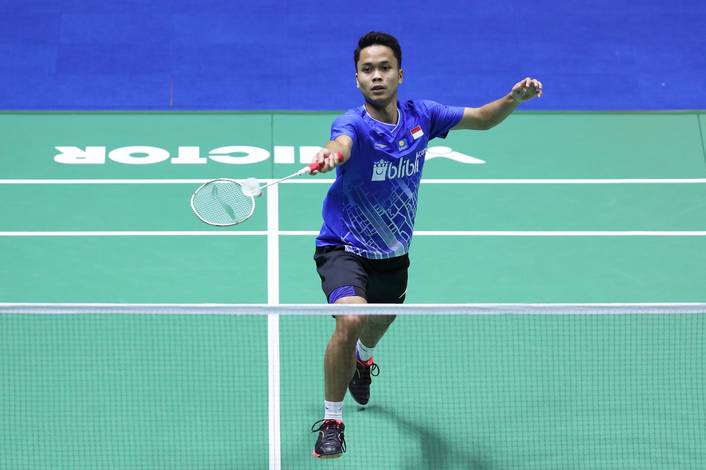 Anthony Sinisuka Ginting (Indonesia) menyambut pengembalian. Anthony Sinisuka Ginting (Indonesia) menyambut pengembalian.