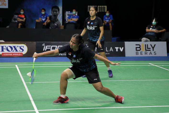 Jesita Putri Miantoro/Lanny Tria Mayasari (tim Garuda) mengembalikan shuttlecock. Jesita Putri Miantoro/Lanny Tria Mayasari (tim Garuda) mengembalikan shuttlecock.
