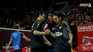 Kekompakan Hendra Setiawan/Mohammad Ahsan (Indonesia) di lapangan.