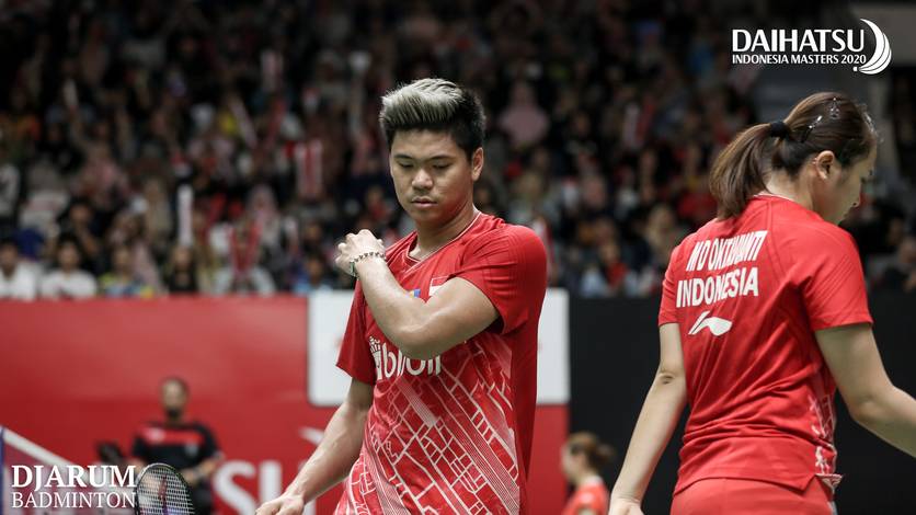 Ekspresi kekecewaan Praveen Jordan/Melati Daeva Oktavianti (Indonesia). Ekspresi kekecewaan Praveen Jordan/Melati Daeva Oktavianti (Indonesia).