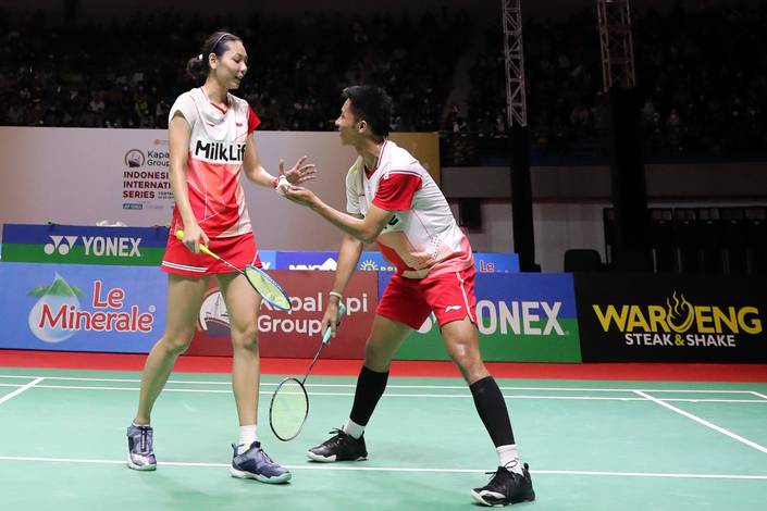 Gloria Emanuelle Widjaja & Dejan Ferdinansyah (Djarum Badminton) Gloria Emanuelle Widjaja & Dejan Ferdinansyah (Djarum Badminton)