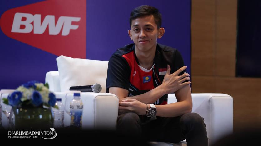 Muhammad Rian Ardianto (Indonesia) merintis usaha di bidang fesyen. Muhammad Rian Ardianto (Indonesia) merintis usaha di bidang fesyen.