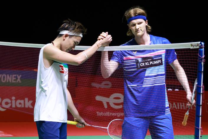 Kento Momota & Anders Antonsen (Humas PP PBSI) Kento Momota & Anders Antonsen (Humas PP PBSI)