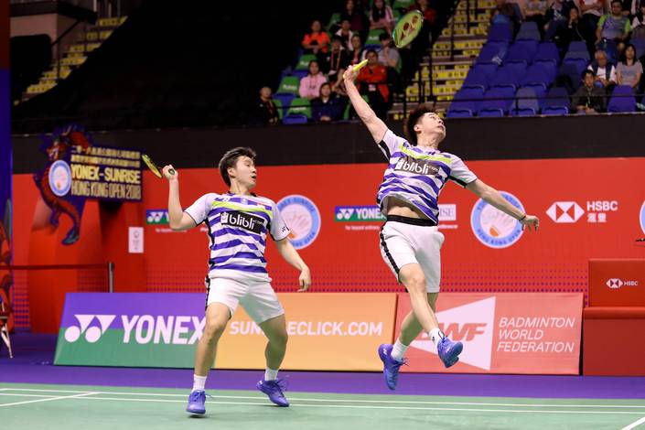 Kevin Sanjaya Sukamuljo/Marcus Fernaldi Gideon menyambar pengembalian. Kevin Sanjaya Sukamuljo/Marcus Fernaldi Gideon menyambar pengembalian.