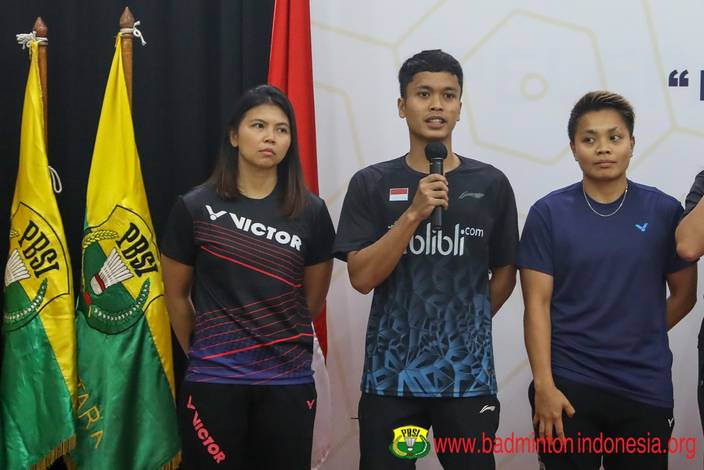 Anthony Sinisuka Ginting (Tengah) saat memberikan sambutan. Anthony Sinisuka Ginting (Tengah) saat memberikan sambutan.