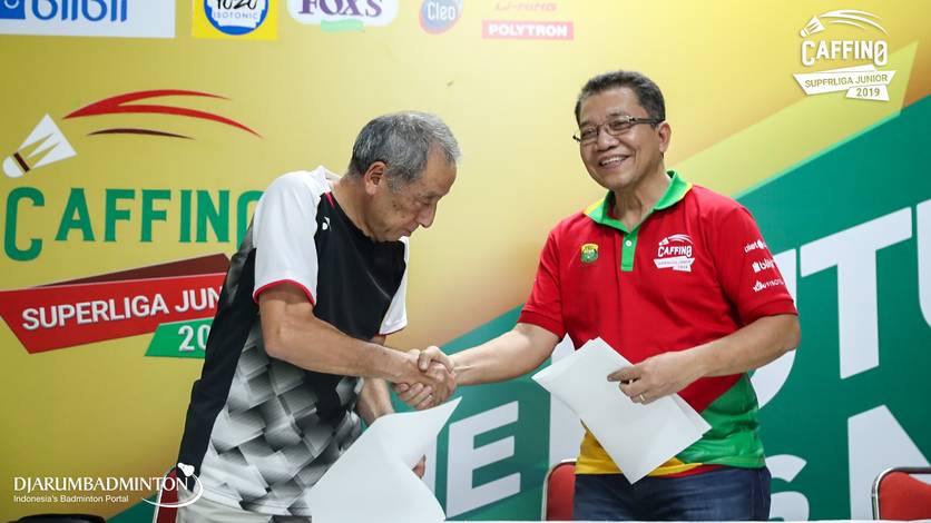 Sekretaris Jenderal PP PBSI, Achmad Budiharto (kanan) dan Director General Kumamoto Badminton Association, Osami Mizuno usai menandatangani kontrak kerjasama. Sekretaris Jenderal PP PBSI, Achmad Budiharto (kanan) dan Director General Kumamoto Badminton Association, Osami Mizuno usai menandatangani kontrak kerjasama.
