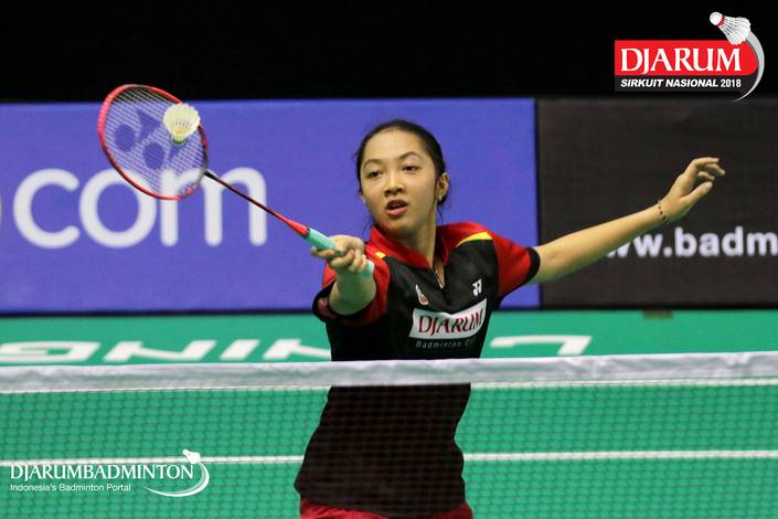 Made Dinda Windiasari (PB Djarum Kudus) menyambut pengembalian. Made Dinda Windiasari (PB Djarum Kudus) menyambut pengembalian.