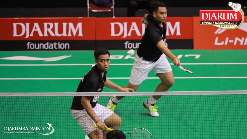 Syahrizal Dafandi Arafixqli/Syahrozi Dafandi Arafixqli (Pelatnas) mengembalikan shuttlecock. Syahrizal Dafandi Arafixqli/Syahrozi Dafandi Arafixqli (Pelatnas) mengembalikan shuttlecock.
