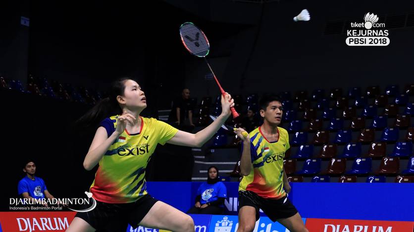 Yeremia Erich Yotje Yacob Rambitan/Angelica Wiratama (Exist) bersiap menyambut pengembalian. Yeremia Erich Yotje Yacob Rambitan/Angelica Wiratama (Exist) bersiap menyambut pengembalian.