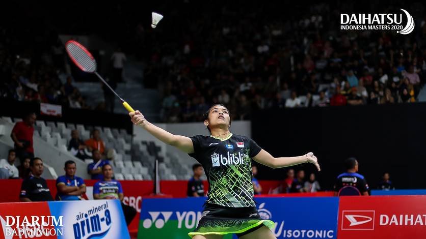 Gregoria Mariska Tunjung (Indonesia) menyambut pengembalian. Gregoria Mariska Tunjung (Indonesia) menyambut pengembalian.