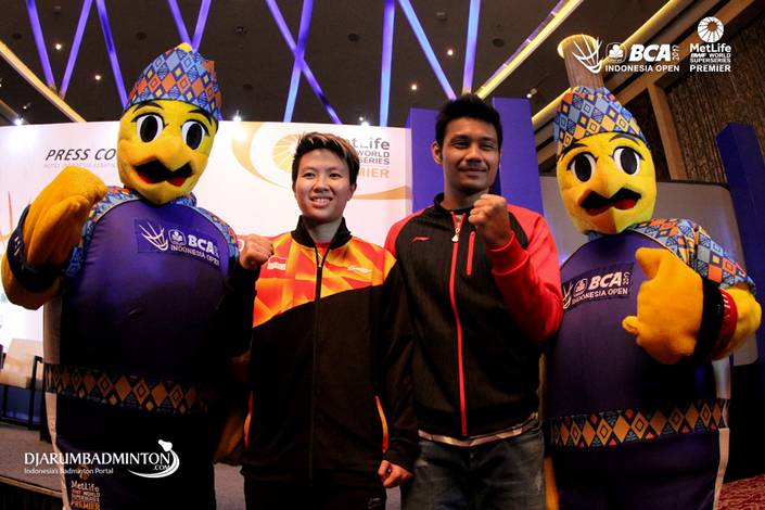 Liliyana Natsi dan Berry Anggriawan photo bersama maskot BIO 2017