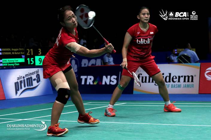 Anggia Shitta Awanda/Ni Ketut Mahadewi Istarani menghadang serangan. Anggia Shitta Awanda/Ni Ketut Mahadewi Istarani menghadang serangan.