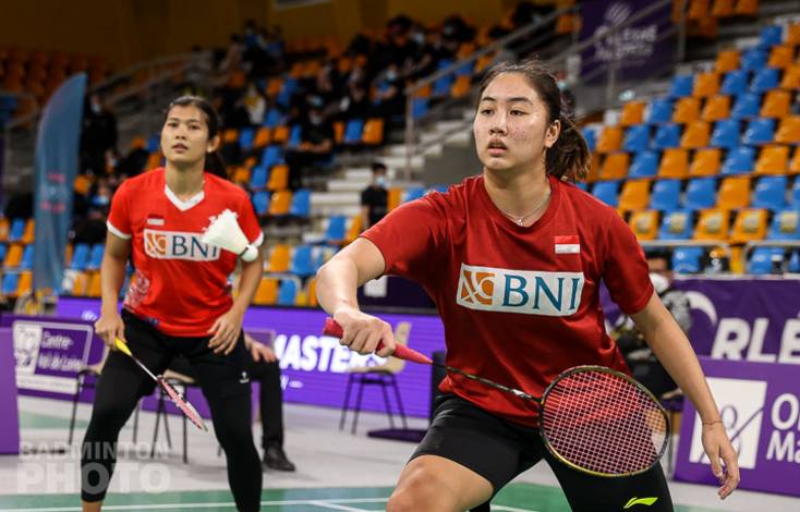 Febby Valencia Dwijayanti Gani/Yulfira Barkah (Indonesia) menyambut pengembalian. (Copyright: Badmintonphoto | Courtesy of BWF) Febby Valencia Dwijayanti Gani/Yulfira Barkah (Indonesia) menyambut pengembalian. (Copyright: Badmintonphoto | Courtesy of BWF)