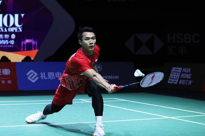Jonatan Christie (Indonesia) menghadang pengembalian. Jonatan Christie (Indonesia) menghadang pengembalian.