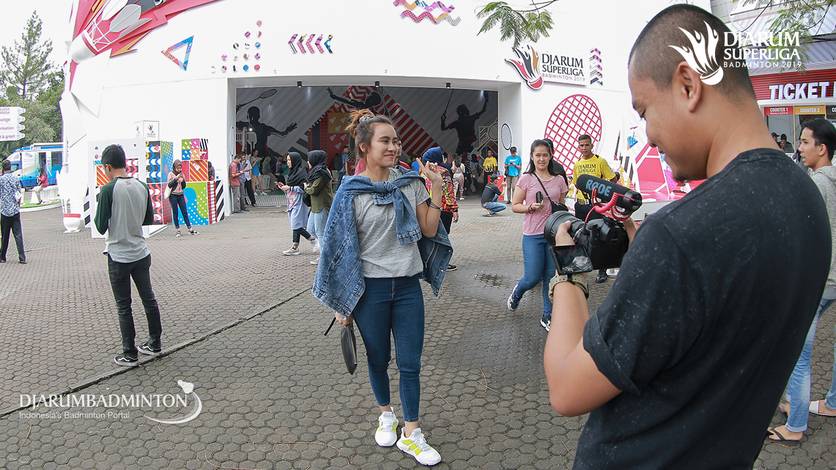 Bellaetrix Manuputty saat nge-vlog di Djarum Superliga Badminton 2019. Bellaetrix Manuputty saat nge-vlog di Djarum Superliga Badminton 2019.