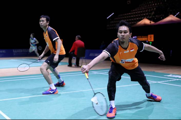 Hendra Setiawan/Mohammad Ahsan (Indonesia) menyambut pengembalian. Hendra Setiawan/Mohammad Ahsan (Indonesia) menyambut pengembalian.