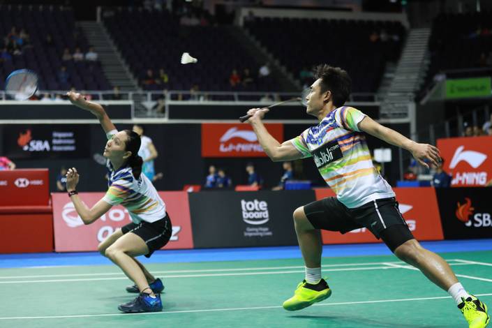 Hafiz Faizal/Gloria Emanuelle Widjaja (Indonesia) ready to block a shot (Pic: PBSI) Hafiz Faizal/Gloria Emanuelle Widjaja (Indonesia) ready to block a shot (Pic: PBSI)