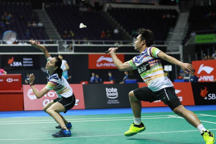 Hafiz Faizal/Gloria Emanuelle Widjaja (Indonesia) ready to block a shot (Pic: PBSI)