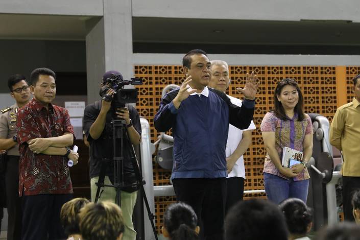 Komisaris Jenderal (Komjen) Pol Syafruddin Saat Melakukan Kunjungan ke Pelatnas PBSI Cipayung
