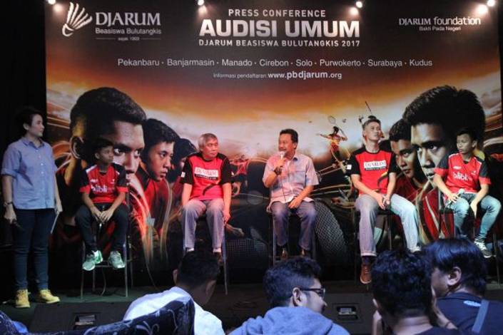 Press Conference Audisi Umum Djarum Beasiswa Bulutangkis 2017 (foto: PB Djarum) Press Conference Audisi Umum Djarum Beasiswa Bulutangkis 2017 (foto: PB Djarum)
