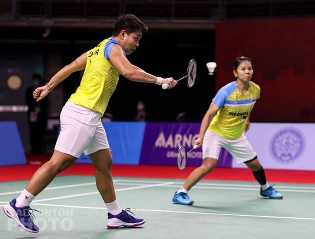 Greysia Polii/Apriyani Rahayu (Indonesia) menghadang serangan. (Copyright: Badmintonphoto | Courtesy of BWF) Greysia Polii/Apriyani Rahayu (Indonesia) menghadang serangan. (Copyright: Badmintonphoto | Courtesy of BWF)
