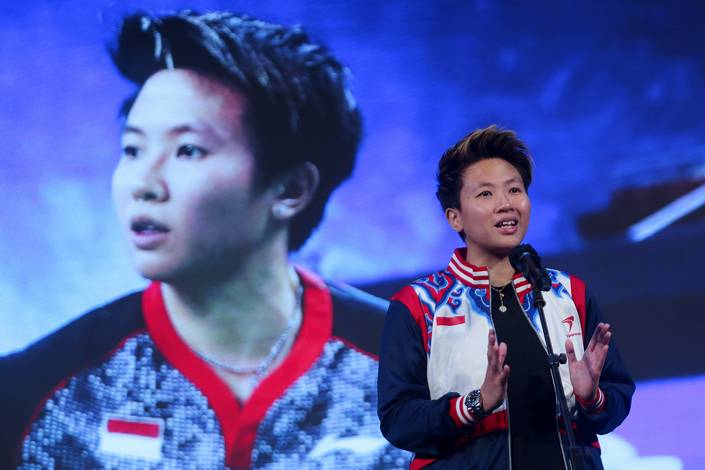 Liliyana Natsir (Djarum Badminton) Liliyana Natsir (Djarum Badminton)