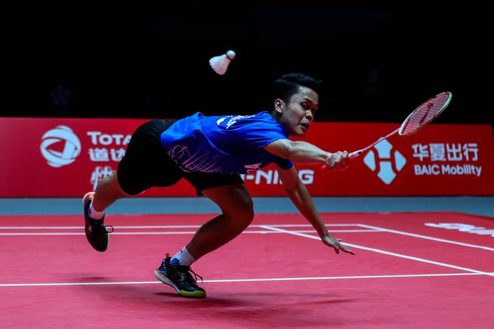 Anthony Sinisuka Ginting (Indonesia) menghadang serangan. Anthony Sinisuka Ginting (Indonesia) menghadang serangan.