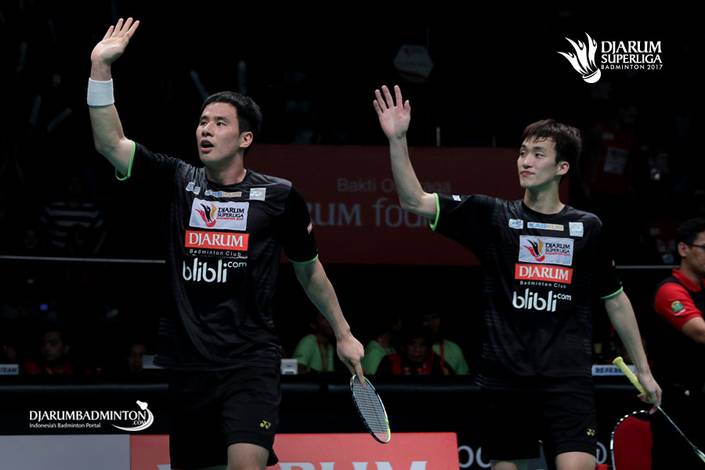 Ko Sung-Hyun/Shin Baek-Cheol saat tampil membela PB Djarum Kudus dalam ajang Djarum Superliga 2017.