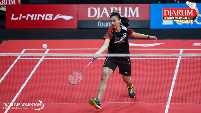 Gabriela Meilani Moningka (PB Berkat Abadi) menyambut pengembalian. Gabriela Meilani Moningka (PB Berkat Abadi) menyambut pengembalian.