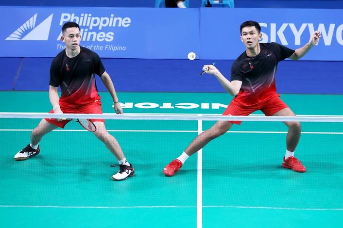 Fajar Alfian/Muhammad Rian Ardianto (Indonesia) bersiap menghadang serangan. Fajar Alfian/Muhammad Rian Ardianto (Indonesia) bersiap menghadang serangan.