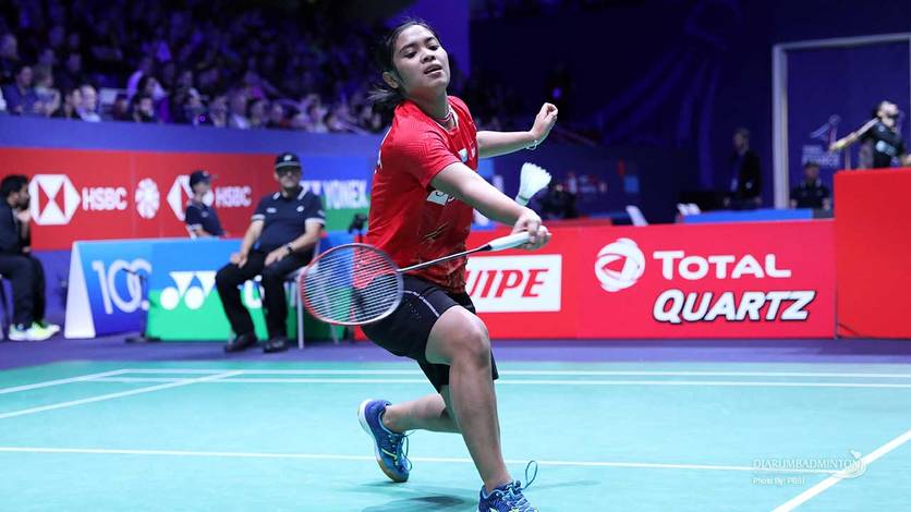 Gregoria Mariska Tunjung (Indoensia) menyambut pengembalian. Gregoria Mariska Tunjung (Indoensia) menyambut pengembalian.