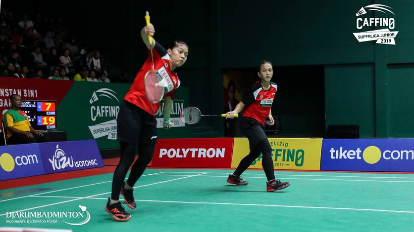 Febriana Dwipuji Kusuma/Indah Cahya Sari Jamil (PB Djarum Kudus) menghadang serangan. Febriana Dwipuji Kusuma/Indah Cahya Sari Jamil (PB Djarum Kudus) menghadang serangan.