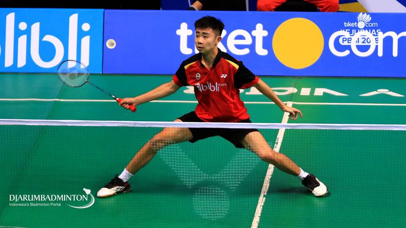 Alberto Alvin Yulianto (Indonesia) bersiap menghadang pengembalian. Alberto Alvin Yulianto (Indonesia) bersiap menghadang pengembalian.