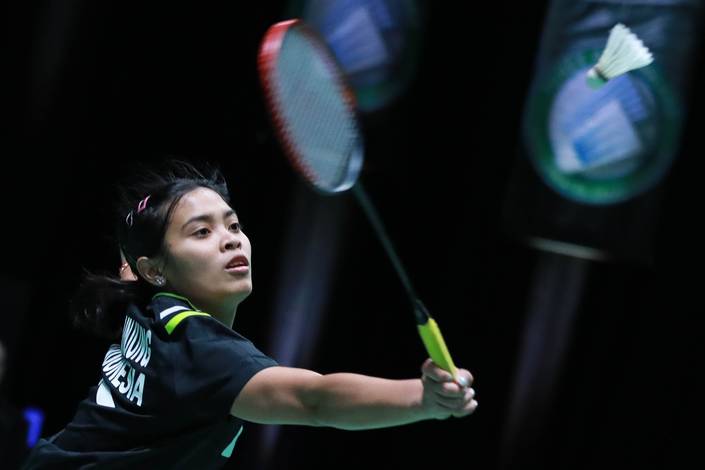 Gregoria Mariska Tunjung (Indonesia) menyambut pengembalian.