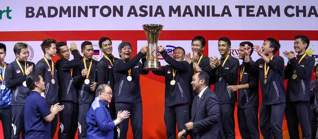 Tim putra Indonesia mengangkat piala Badminton Asia Team Championships 2020. (Foto: PBSI) Tim putra Indonesia mengangkat piala Badminton Asia Team Championships 2020. (Foto: PBSI)