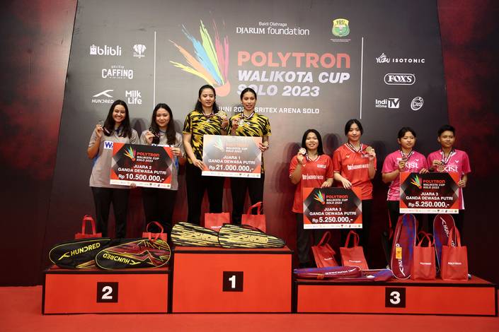 Podium Ganda Dewasa Putri Polytron Walikota Cup Solo 2023 (Djarum Badminton) Podium Ganda Dewasa Putri Polytron Walikota Cup Solo 2023 (Djarum Badminton)