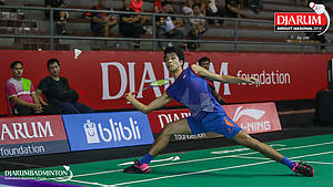 Alden Lefilson Putra Mainaky (PB Putra Mainaky) bersiap mengembalikan shuttlecock.