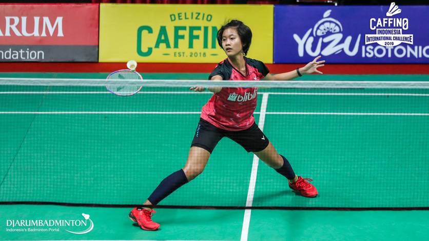 Putri Kusuma Wardani (Indonesia) mengembalikan shuttlecock. Putri Kusuma Wardani (Indonesia) mengembalikan shuttlecock.
