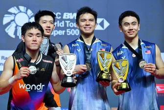 Raymond Indra/Nikolaus Joaquin & Goh Sze Fei/Nur Izzuddin (Djarum Badminton) Raymond Indra/Nikolaus Joaquin & Goh Sze Fei/Nur Izzuddin (Djarum Badminton)