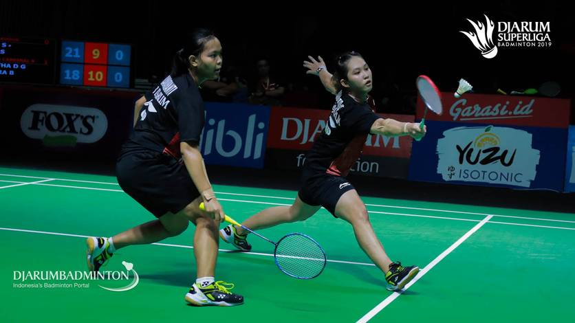 Ribka Sugiarto/Siti Fadia Silva Ramadhanti (Indonesia) menyambut pengembalian. Ribka Sugiarto/Siti Fadia Silva Ramadhanti (Indonesia) menyambut pengembalian.