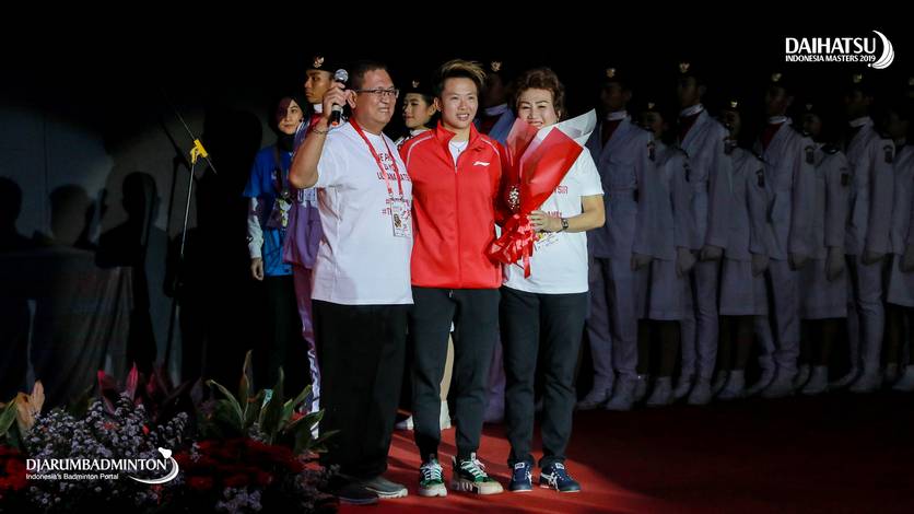 Liliyana Natsir (tengah) bersama kedua orangtuanya saat acara farewell tahun lalu.