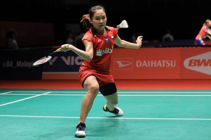 Ruselli Hartawan bersiap menyambut pengembalian.