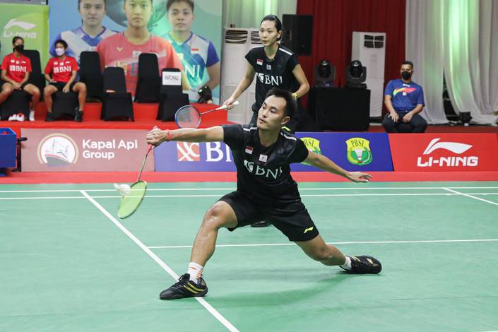 Pasangan Hafiz Faizal/Gloria Emanuelle Widjaja saat menghadapi Praveen Jordan/Melati Daeva Oktavianti pada ajang Simulasi Beregu PBSI (dok PBSI). Pasangan Hafiz Faizal/Gloria Emanuelle Widjaja saat menghadapi Praveen Jordan/Melati Daeva Oktavianti pada ajang Simulasi Beregu PBSI (dok PBSI).