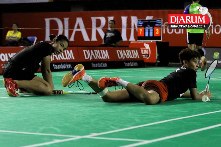 Aldira Rizki Putri/Ayu Gary Luna Maharani (PB Djarum Kudus) jatuh bangun menghadang serangan. Aldira Rizki Putri/Ayu Gary Luna Maharani (PB Djarum Kudus) jatuh bangun menghadang serangan.