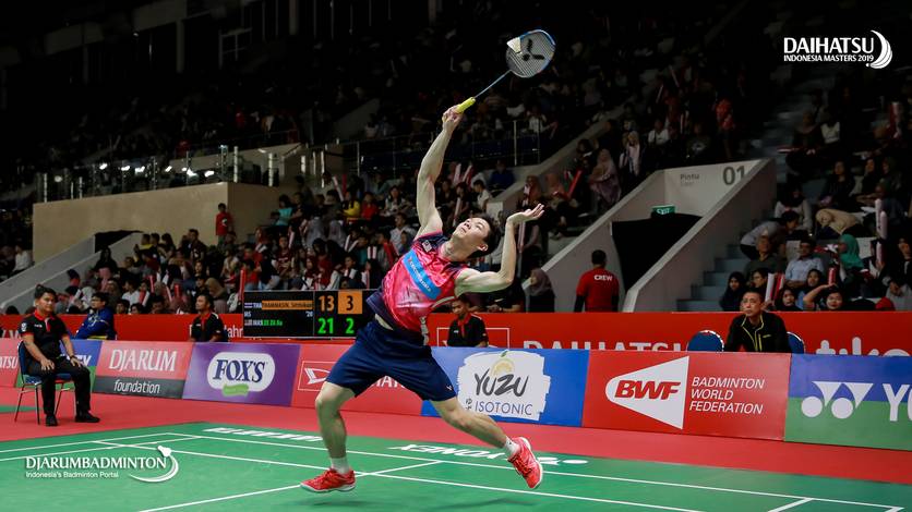 Lee Zii Jia (Malaysia) mengembalikan shuttlecock. Lee Zii Jia (Malaysia) mengembalikan shuttlecock.