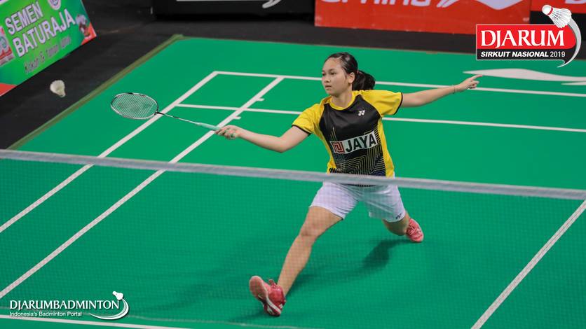 Olivia Chelin Maria Kambey (PB Jaya Raya) bersiap menyambut pengembalian. Olivia Chelin Maria Kambey (PB Jaya Raya) bersiap menyambut pengembalian.